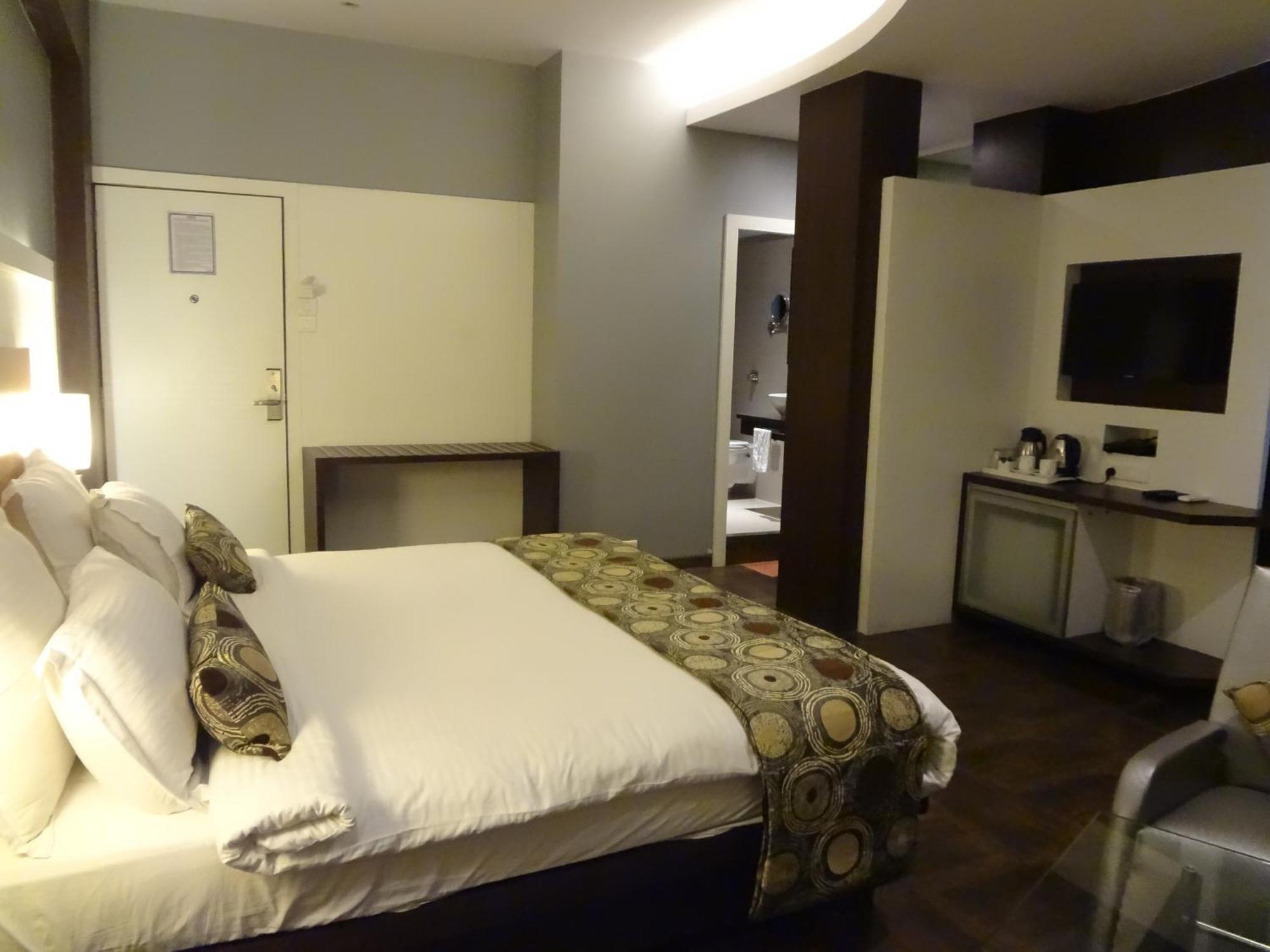 Hotel Galaxy Mumbai Bagian luar foto