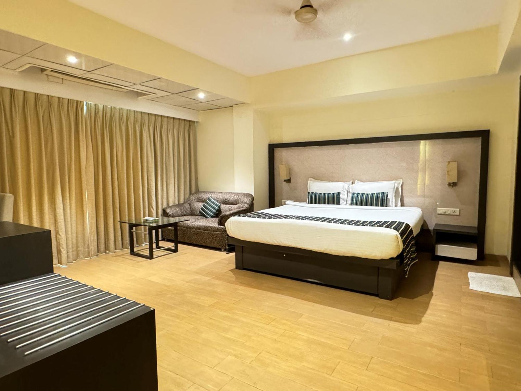 Hotel Galaxy Mumbai Bagian luar foto