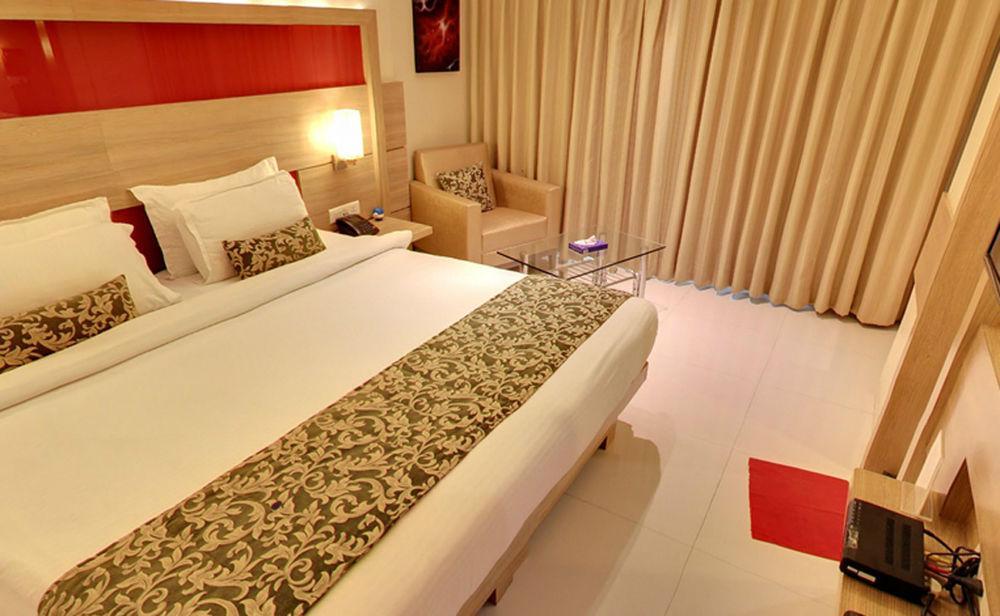 Hotel Galaxy Mumbai Bagian luar foto