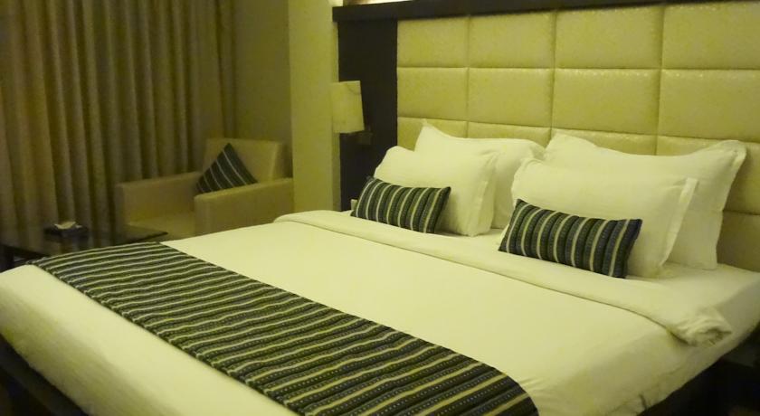 Hotel Galaxy Mumbai Bagian luar foto